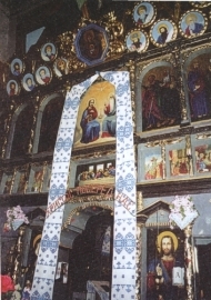 Wooden church of St. Nicholas, 1691. Iconostasis. Photo from "The land of Ternopil'" guidebook (Ternopil': Dzhura, 2003), p. 228